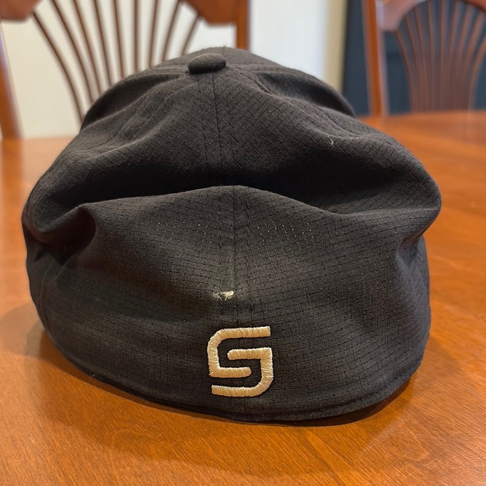 Under Armour Black Logo Cap - Picture 3 of 8